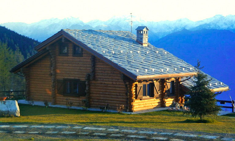 Log_Cabin_Italy_Aosta_4.jpg