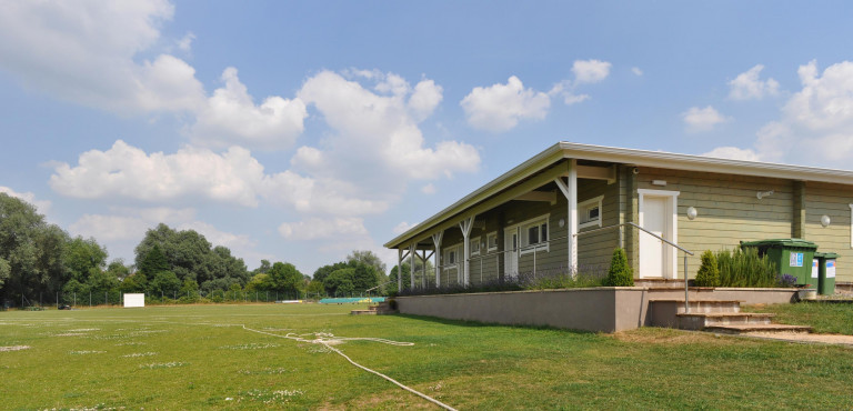 Log Cricket Club England 12